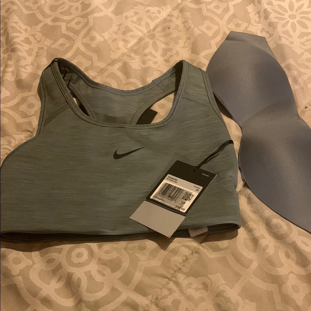 Nike Swoosh Sports Bra